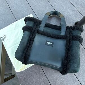 UGG Australia Black Suede leather Shearling Sherpa Sheepskin TopHandle Tote Hand